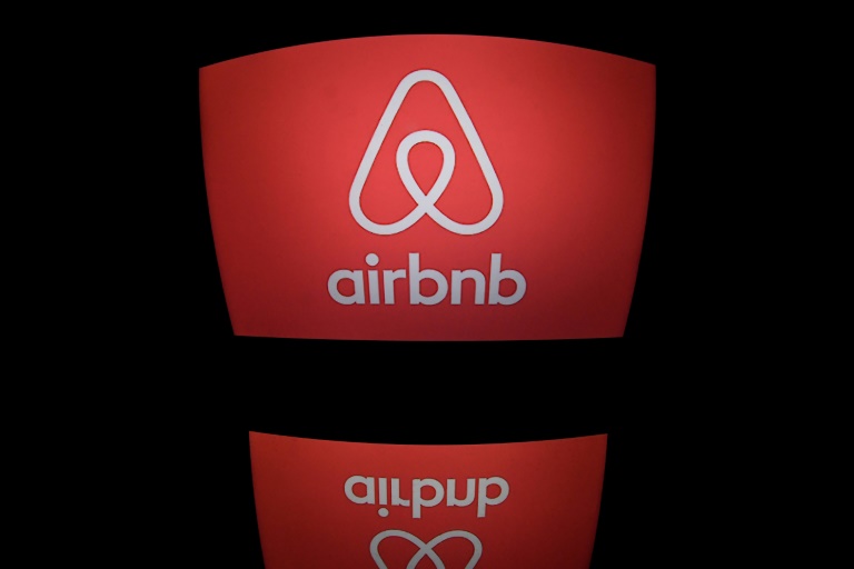 A plataforma Airbnb começou em 2019 a proibir festas organizadas por meio das redes sociais