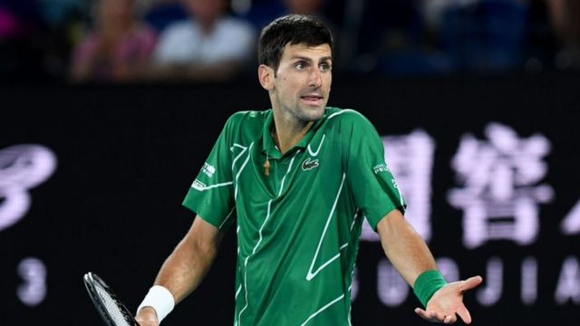 Questionado na conferência de imprensa de Wimbledon se mantém a sua postura de não se vacinar, Djokovic respondeu com um lacônico "sim".