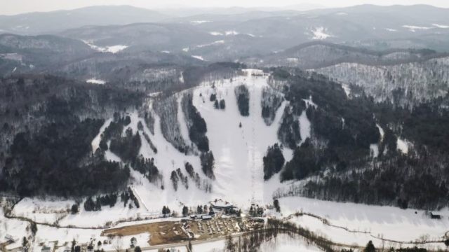 O esquiador do Hall da Fama Bertram apelidou a área de "Suicide Six", que ele achou mais cativante do que o nome existente "Hill 6".