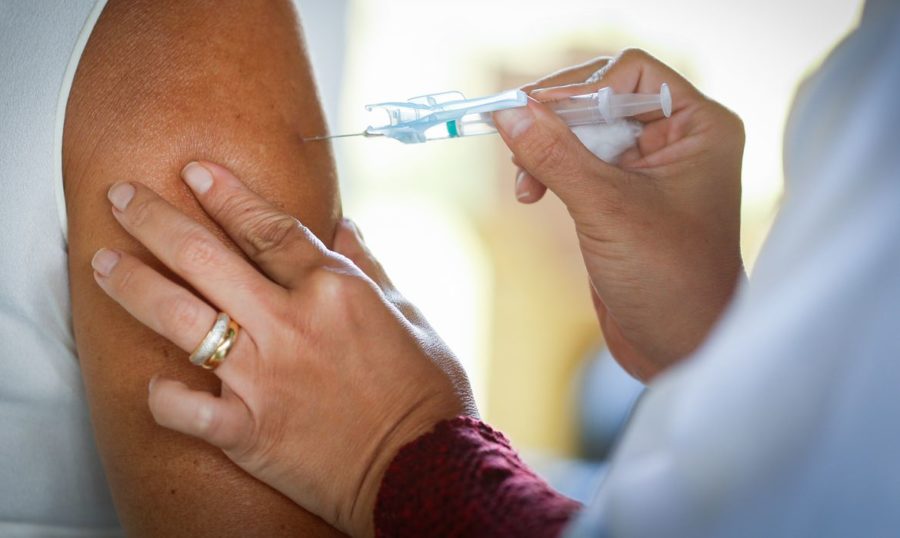 O Estado de São Paulo recomendou a quinta dose, ou terceira adicional, da vacina contra a covid-19 em pessoas acima dos 60 anos e com alto grau de imunossupressão