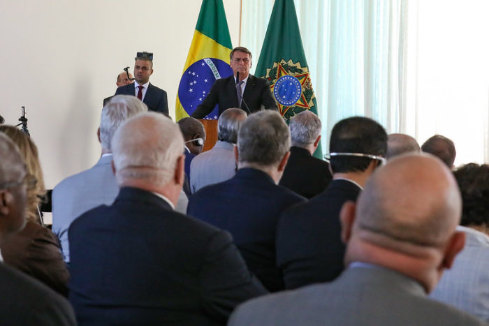 Bolsonaro se encontrou com embaixadores nesta segunda