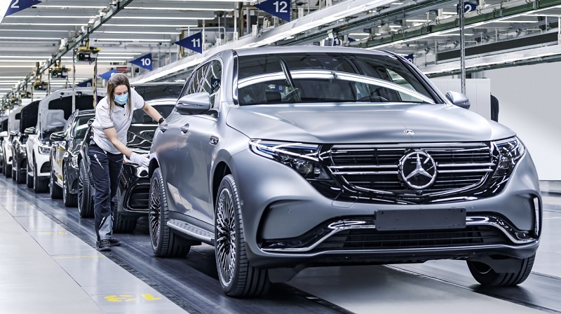 A Mercedes está ajustando a sua rede de fábricas de forma a conseguir instalações para a produção da sua nova linha de carros elétricos de luxo