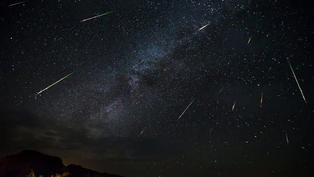 As Perseidas são a chuva de meteoros anual mais popular e estão ativas de julho a setembro. Este ano eles atingirão sua força máxima em 11 e 12 de agosto.