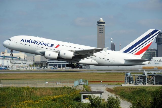 Dois pilotos da Air France se envolveram em uma briga em voo e trocaram “gestos inapropriados” enquanto estavam na cabine de um A320 indo de Genebra a Paris
