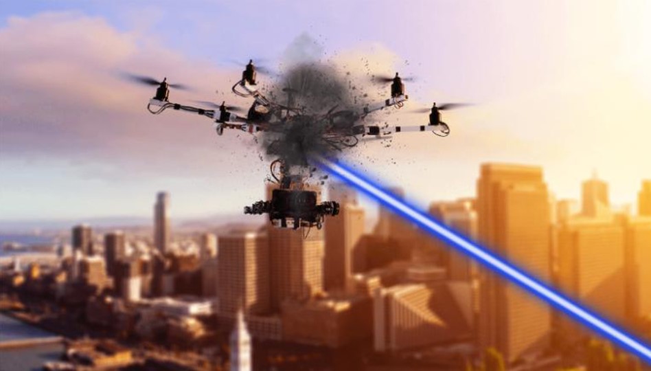 O sistema fornece uma resposta à ameaça do drone, mini ou micro (de 100g a 25kg) alterando sua estrutura, fazendo com que ele caia em poucos segundos
