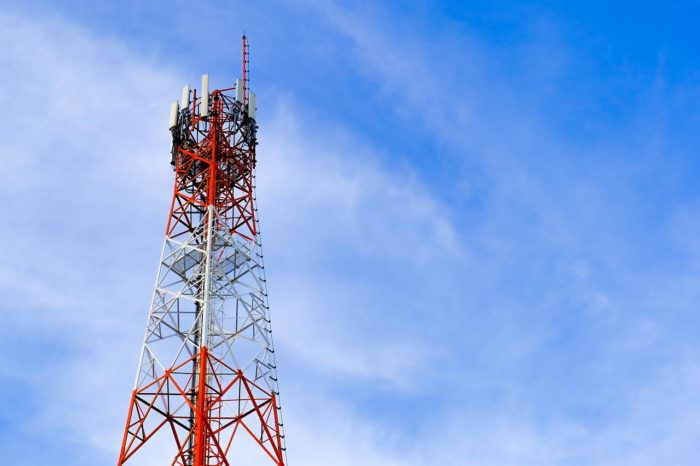 Anatel notifica Vivo, TIM e Claro sobre cumprimento de obrigações do 5G