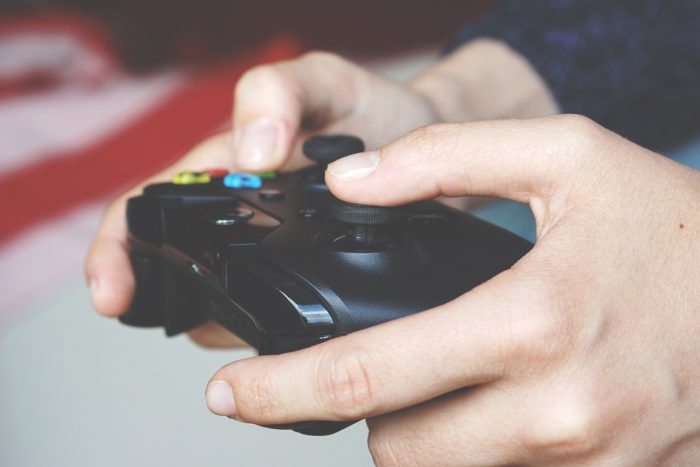 Um em cada 4 adolescentes brasileiros faz uso excessivo de videogame, diz estudo