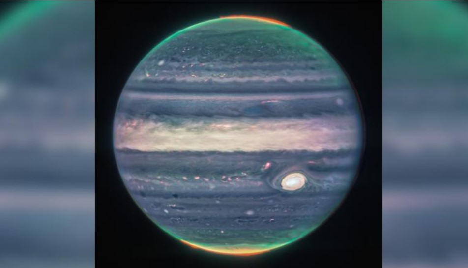 Auroras de arco-íris, tempestades gigantes e galáxias distantes estão em exibição nas últimas imagens de Júpiter do Telescópio Espacial James Webb da NASA