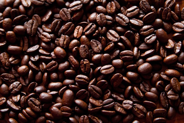 Beber duas a três xícaras por dia da maioria dos tipos de café pode protegê-lo de doenças cardiovasculares e uma morte precoce, segundo um novo estudo.