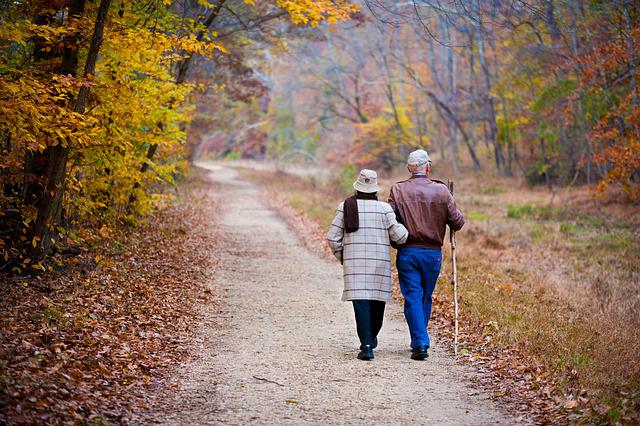 Mesmo as pessoas que andaram aproximadamente 3.800 passos por dia em qualquer velocidade reduziram o risco de demência em 25%, segundo o estudo.