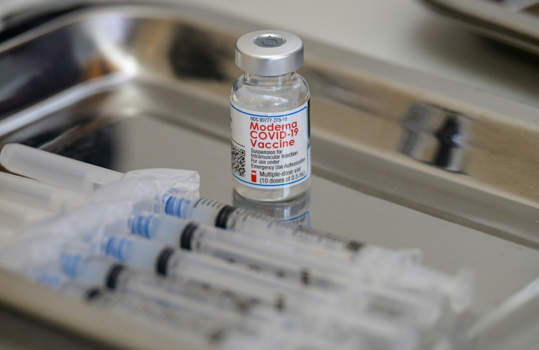 Esta vacina é uma nova versão e "mas eficaz", segundo a EMA, da vacina Comirnaty