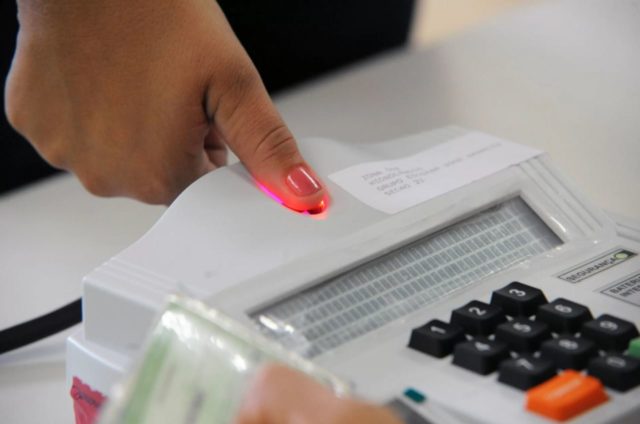 "Biometria não é um meio ágil de votar, é um meio seguro", diz diretor do TRE-SP