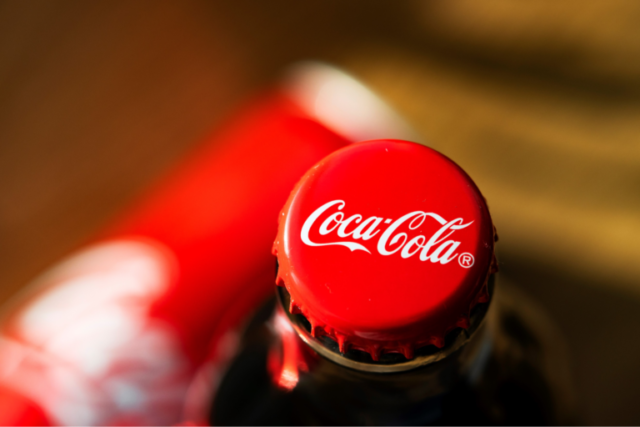 Coca-Cola surpreende em lucro e receita no 3º trimestre e eleva projeções