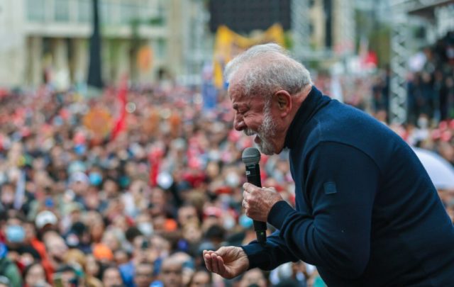 Lula tem 53% dos votos válidos contra 47% de Bolsonaro, aponta Pesquisa Ipespe