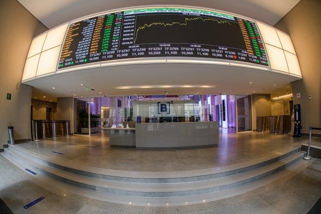 Índice de referência do mercado acionário brasileiro, o Ibovespa caiu 0,18%, a 108.782,15 pontos