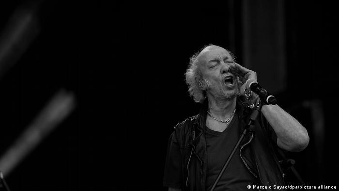 O cantor e compositor Erasmo Carlos, conhecido como Tremendão e um dos expoentes da Jovem Guarda, morreu nesta terça-feira (22/11), aos 81 anos