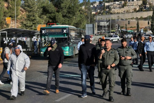Ataques contra pontos de ônibus deixam um morto e 14 feridos em Jerusalém
