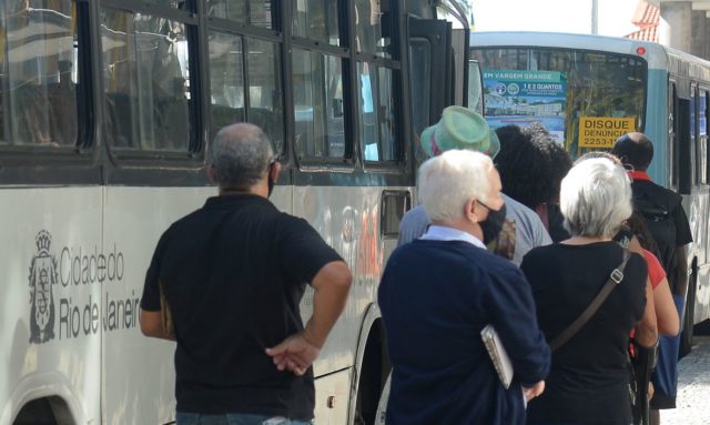 Alesp autoriza transporte gratuito para idosos entre 60 a 65 anos no Estado de SP