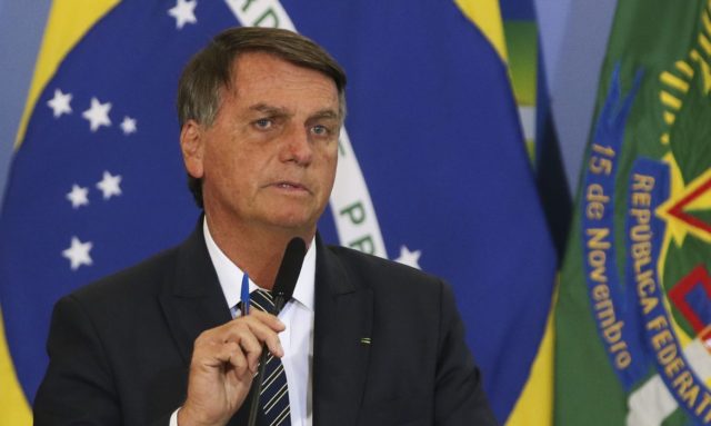 Bolsonaro é atendido no Hospital das Forças Armadas com dores abdominais
