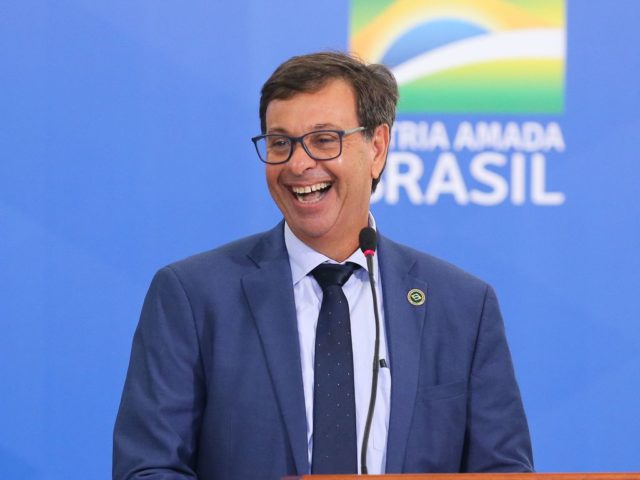 Bolsonaro nomeia Gilson Machado para presidir Embratur com mandato de 4 anos