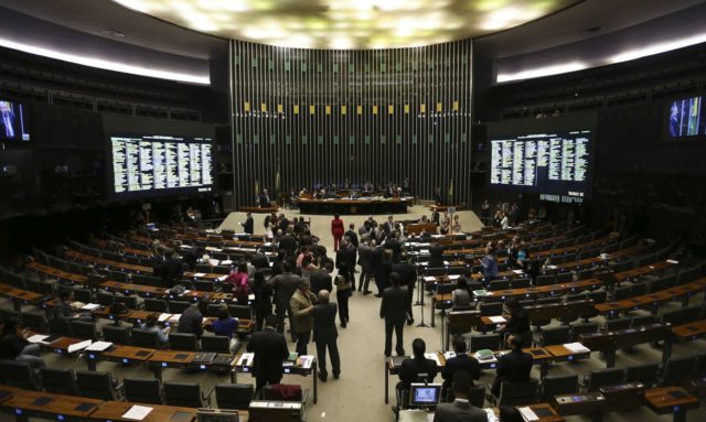 Sessão conjunta no Parlamento tenta salvar o orçamento secreto