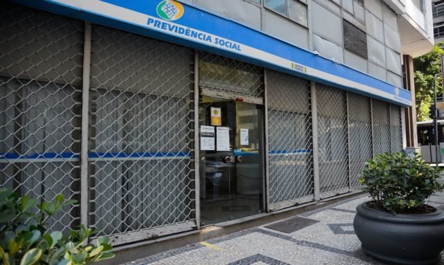 Agências do INSS estarão fechadas nesta sexta de jogo do Brasil