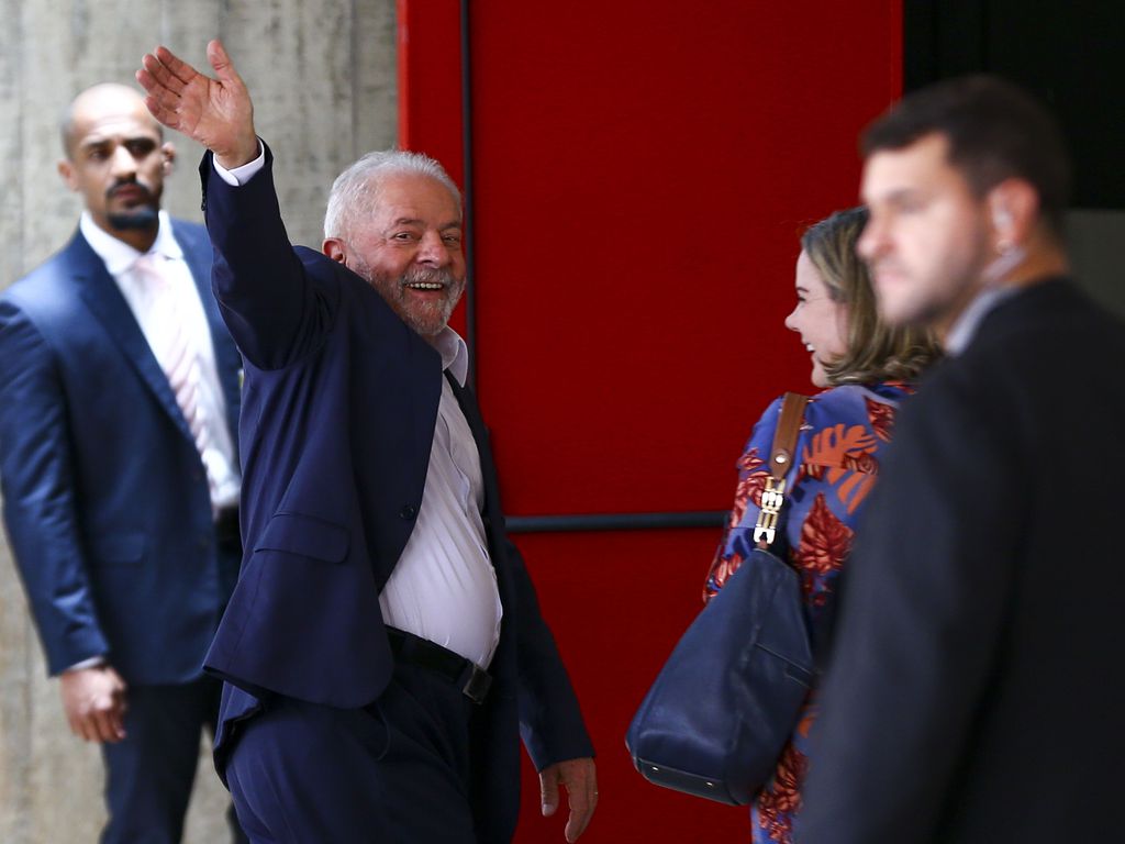 Em novembro, Lula passou por procedimento para retirada de uma lesão na corda vocal