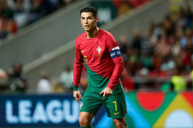 Cristiano Ronaldo pode se tornar jogador mais bem pago do futebol