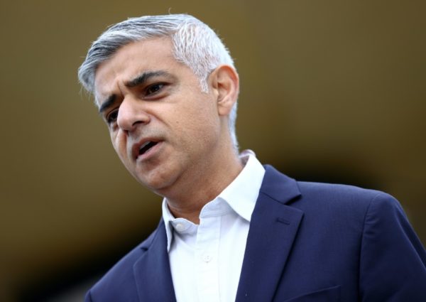 O prefeito de Londres, Sadiq Khan, fará um discurso nesta quinta-feira (12) pedindo ao governo britânico que admita que a saída do Reino Unido da União Europeia foi um “imenso dano”