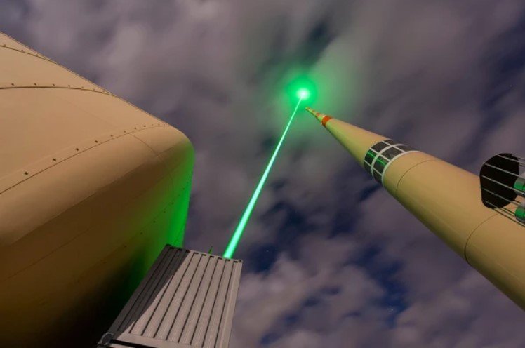 Agora, os cientistas estão relatando a primeira demonstração bem-sucedida de raios guiados por feixes de laser.