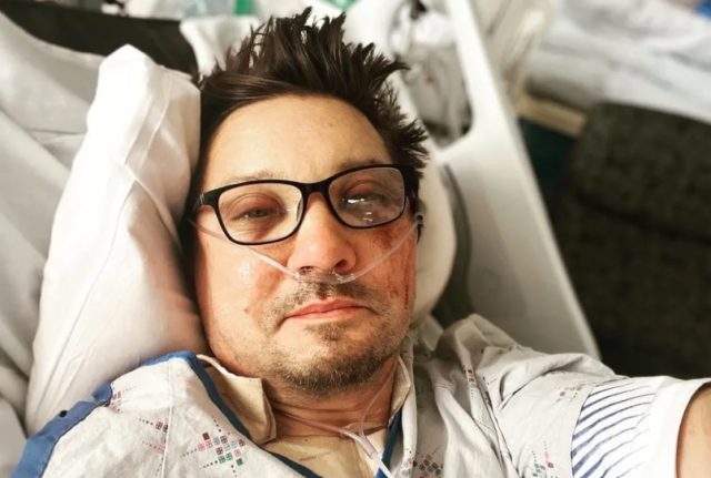 Em uma breve postagem no Instagram, onde ele compartilhou uma selfie com alguns hematomas faciais, e escreveu: "Obrigado a todos por suas palavras gentis"
