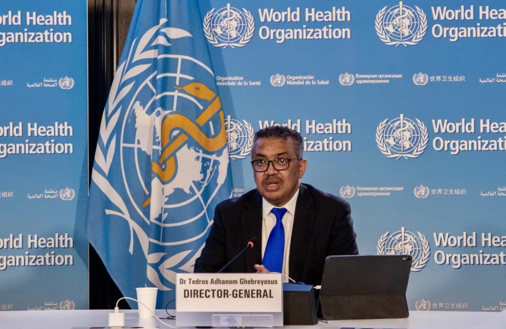 Diretor-geral da OMS mostra preocupação com quantidade baixa de pessoas totalmente vacinadas