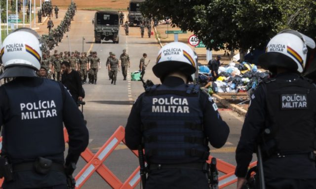 Novas manifestações a favor de um golpe militar para retirar do poder o presidente Luiz Inácio Lula da Silva, democraticamente eleito, estão marcadas para esta quarta-feira, 11