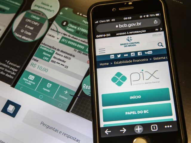 Lançamento do Pix Automático é adiado para outubro de 2024