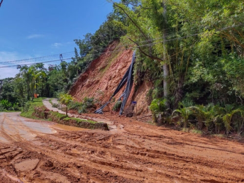 O temporal inundou casas, interditou rodovias e provocou deslizamentos em Ubatuba, São Sebastião, Ilhabela, Caraguatatuba e Bertioga
