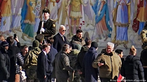 Joe Biden chega em Kiev para visita não anunciada