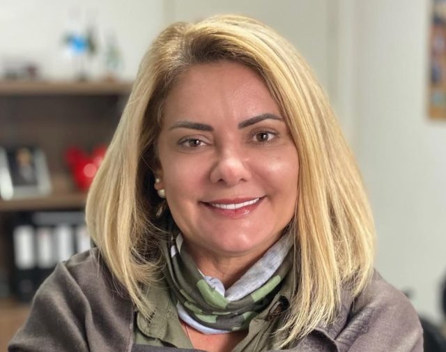 Ana Cristina Siqueira Valle, ex-esposa de Jair Bolsonaro, é investigada pela PF