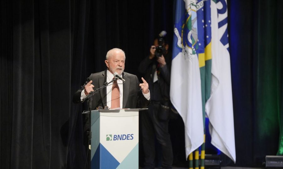 "É só ver a carta do Copom para a gente saber que é uma vergonha esse aumento de juros e a explicação que deram para a sociedade brasileira”, disse o presidente