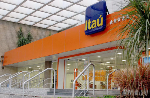 O Banco Itaú está selecionando pelo menos 260 novos funcionários para atuar em diversos estados