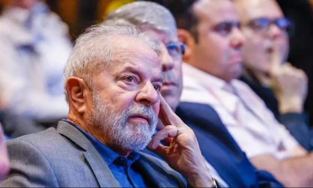 Deputados tomam posse na Câmara; com maior bancada, PL é desafio para Lula
