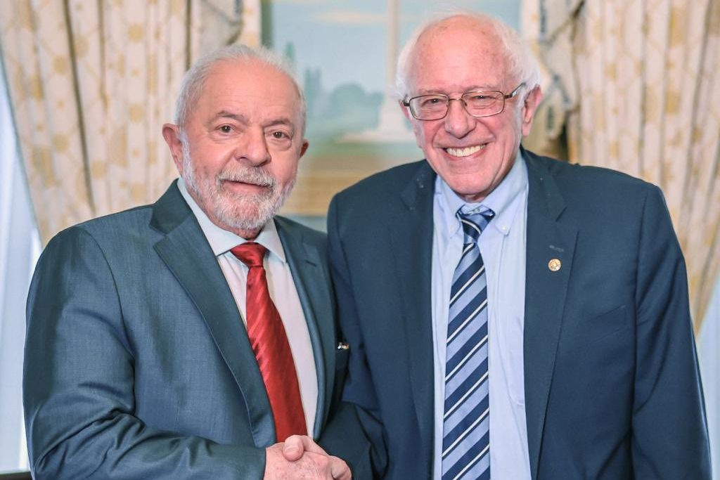 O senador norte-americano afirmou que conversou com o presidente Luiz Inácio Lula da Silva sobre a necessidade de fortalecer os fundamentos democráticos
