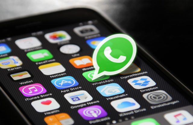 Mais de 2 bilhões de pessoas em mais de 180 países usam o WhatsApp