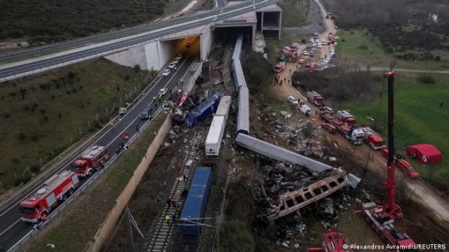 Colisão de trens na Grécia deixa dezenas de mortos