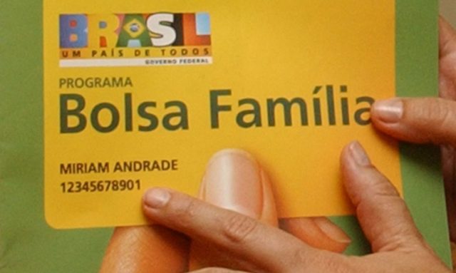 O presidente da República, Luiz Inácio Lula da Silva, assinou a Medida Provisória para reestabelecer o Bolsa Família