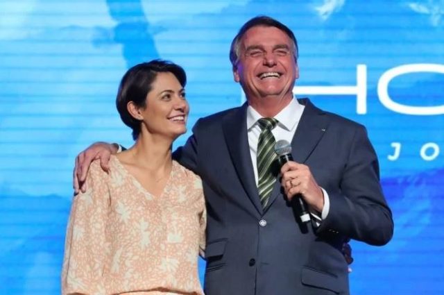 Ministério da Justiça aciona PF para investigar joias de Michelle e Bolsonaro