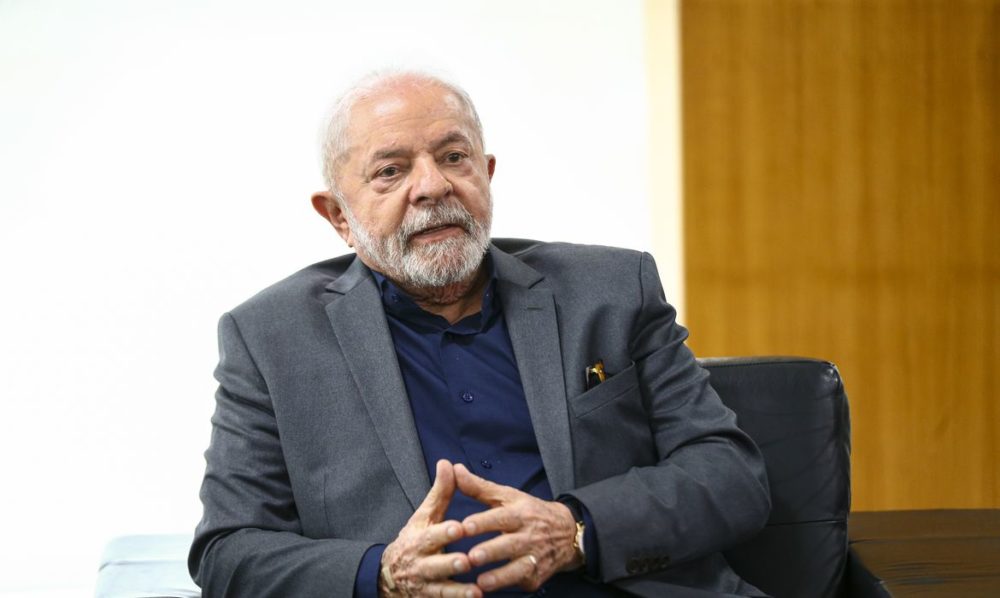 A crítica de Lula vem após a Petrobras divulgar, na noite de ontem, que teve lucro de R$ 188,3 bilhões no ano passado, o maior da história