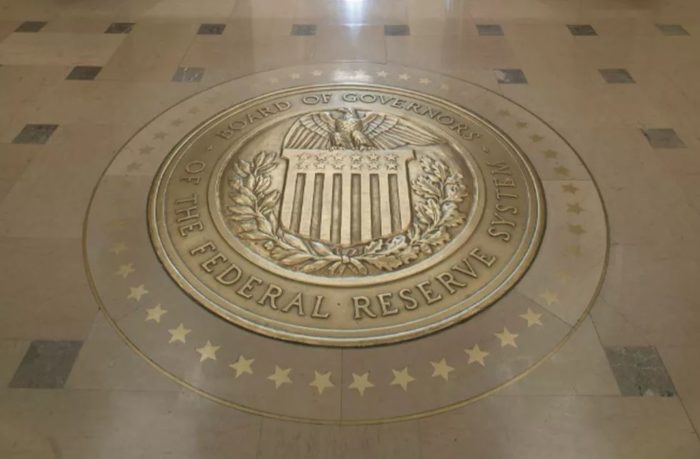 Fed cria programa de emergência para tentar aplacar os efeitos do colapso do SVB