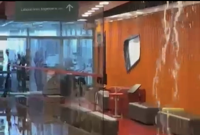 Nas redes sociais, circula um vídeo da queda do teto do Instituto de Ensino e Pesquisa (Inter), na Vila Olímpia