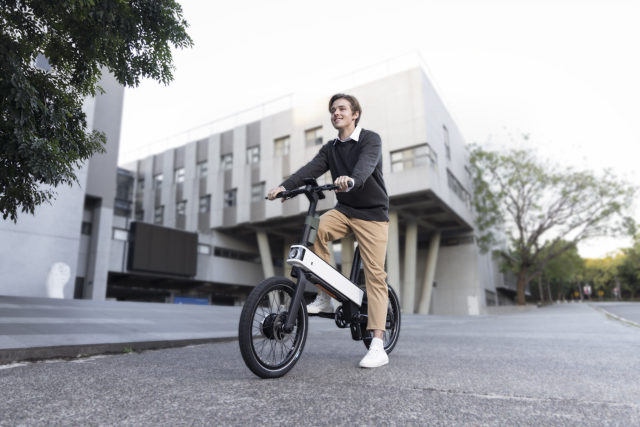 Decathlon passa a utilizar scooters elétricas nas entregas em São