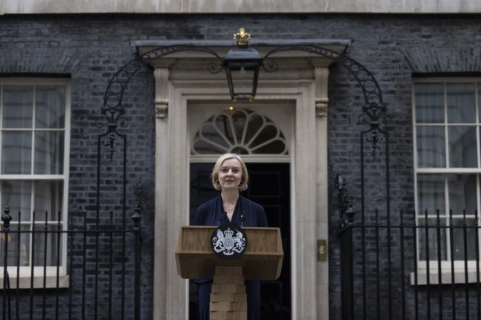 Liz Truss ficou apenas 6 semanas no cargo de primeira-ministra do Reino Unido